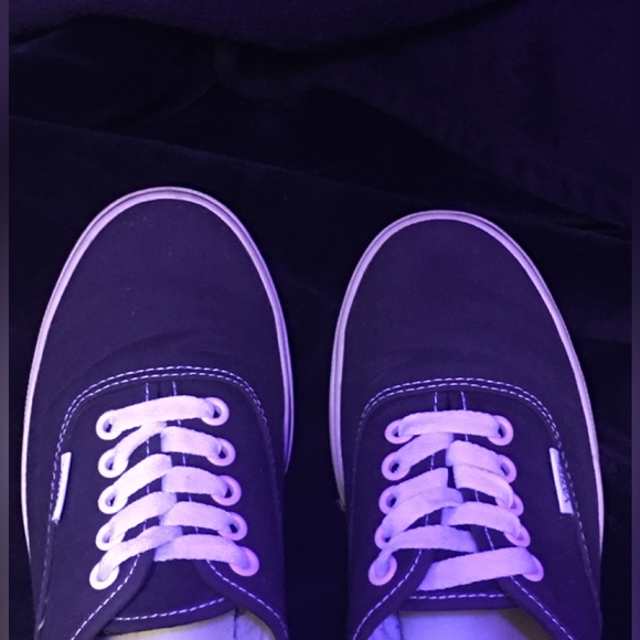 VANS - Picture 4 of 6